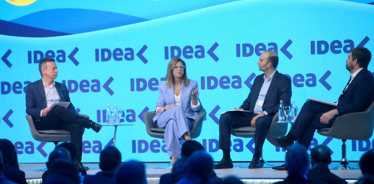 “Gana el que evade, no el que invierte”: la visión de cuatro CEOs de IDEA sobre la presión impositiva y la reforma pendiente