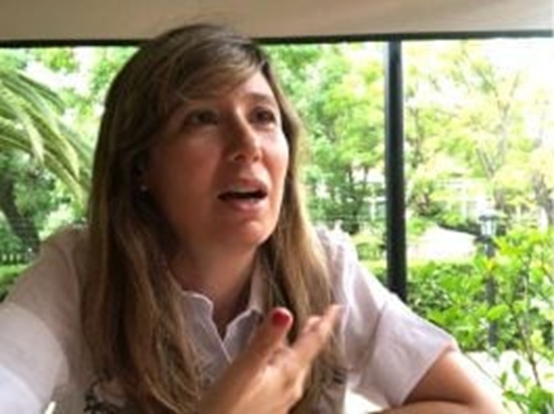 Quién es la funcionaria nacional que llegó a Corrientes en el avión con amenaza de bomba
