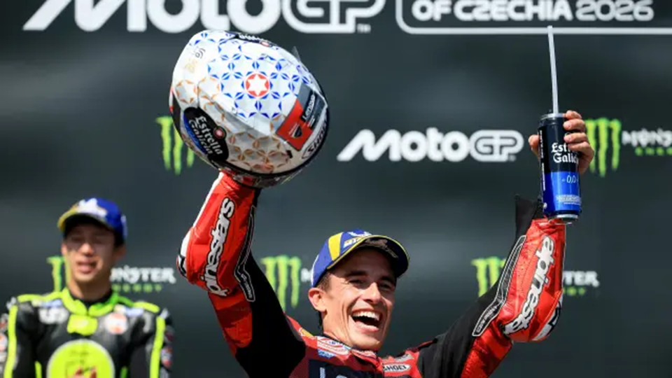 Marc Márquez gana en Brno y se mete en la lucha por el Mundial